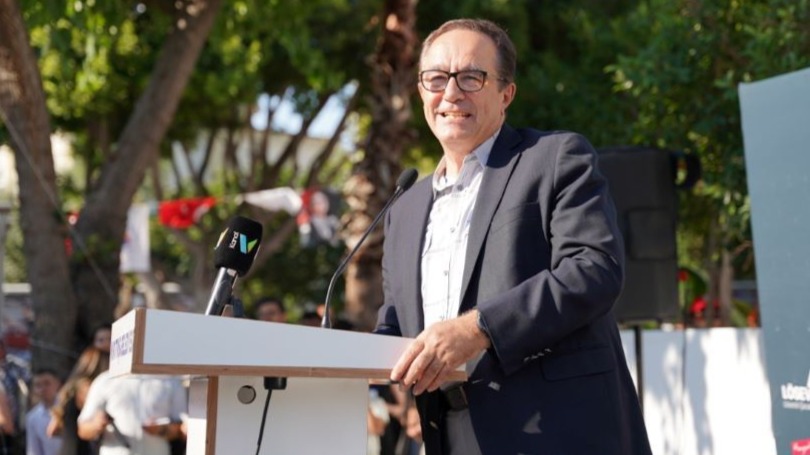 LÖSEV Kurucusu ve Yönetim Kurulu Başkanı Dr. Üstün Ezer Antalya LÖSEV ve LSV Dükkan Açılışta Konuşma Yapıyor