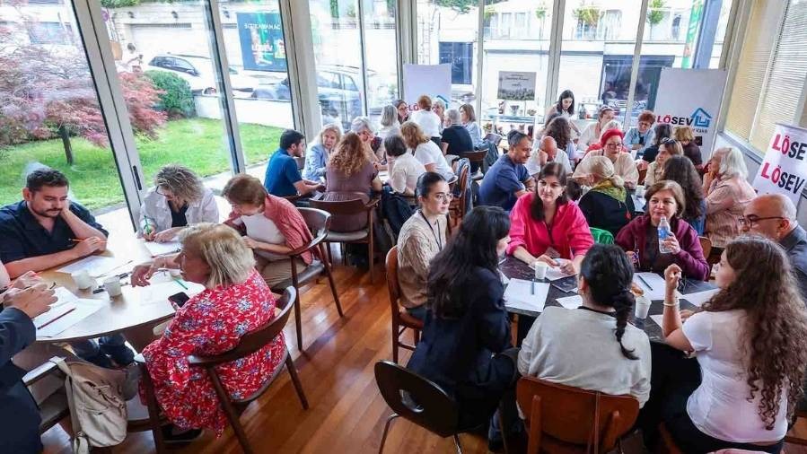 LÖSEV Volunteer Introduction Meetings are held in person and online across Türkiye. Discover LÖSEV’s work, explore volunteering opportunities and become part of a community of solidarity.