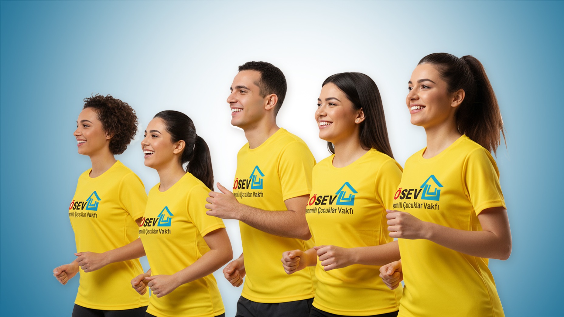 Beş LÖSEV gönüllüsü, sarı LÖSEV tişörtleriyle spor yaparken gülümsüyor. Görsel, LÖSEV’in sağlıklı yaşam ve gönüllülük bilincini yansıtıyor.