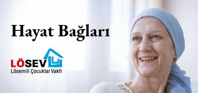 Hayat Bağları Afişi, Lösemili Çocuklar Köyü’nde rehabilitasyon etkinliğine katılan hastalar ve gönüllüler, sanat ve dayanışma yoluyla hayata yeniden bağlanıyor.