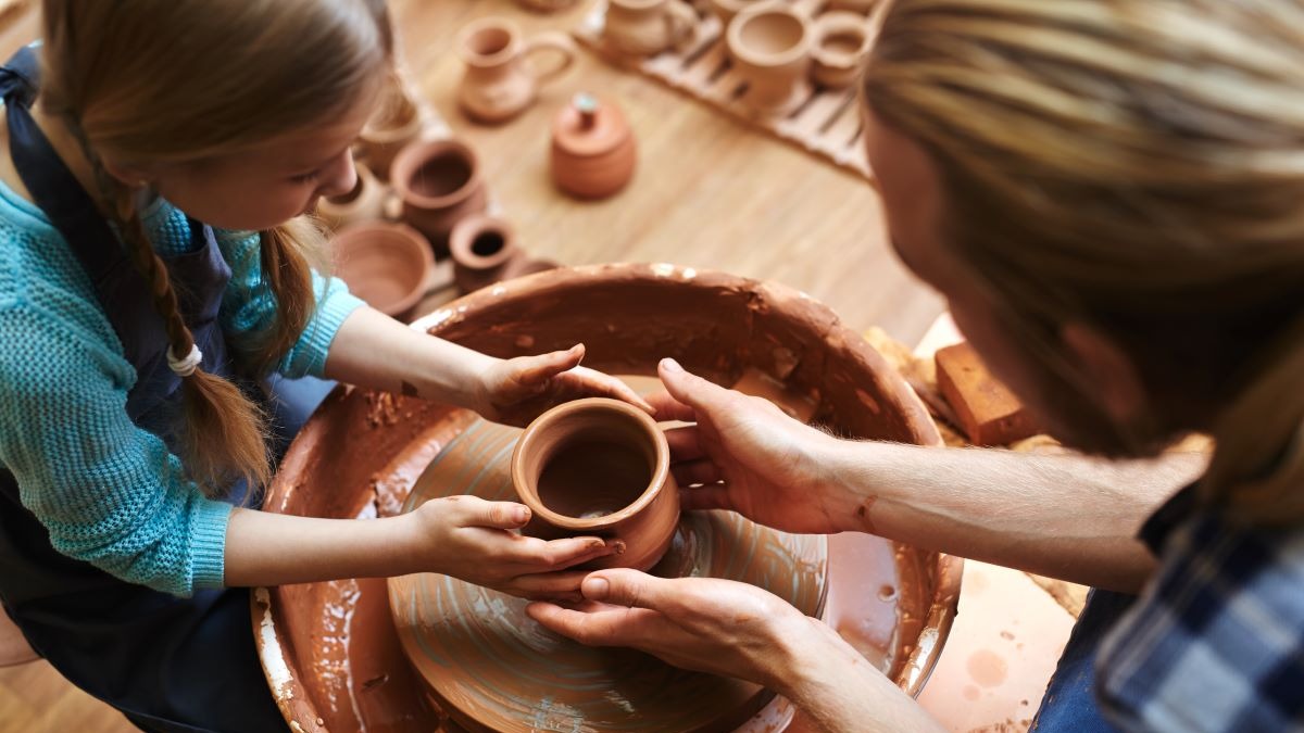 LÖSEV Yaşama Sarılan Eller Sanat Projesinde Testi Yapımı